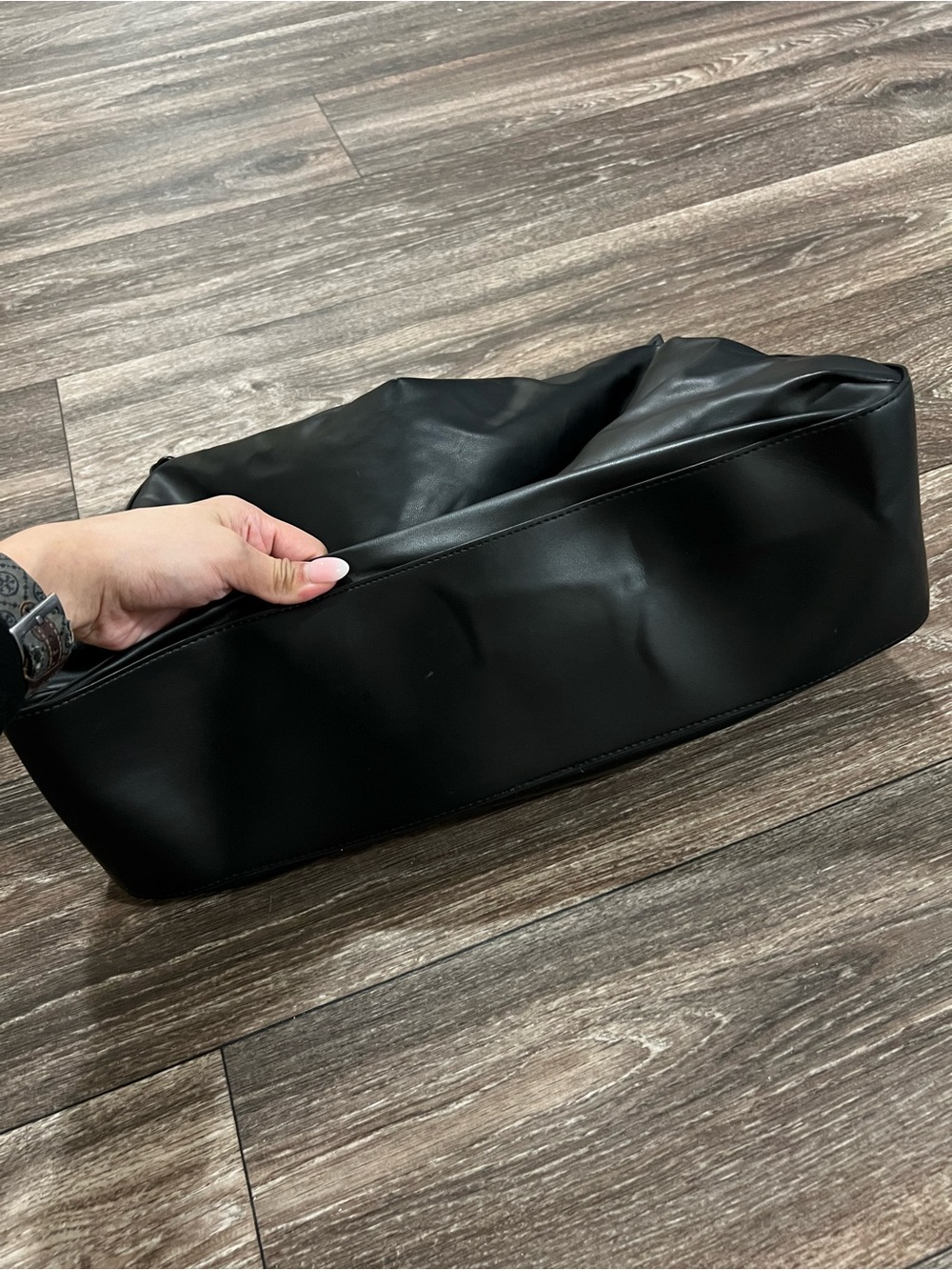 UNIQLO Faux Leather Puffy Bag Black Shoulder Hobo - Sleek Everyday Style - Picture 3 of 10